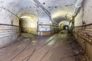 Ligne Maginot - MOLVANGE - A9 - (Ouvrage d'artillerie) - Dans la galerie principale.
A gauche vers le garage des locotracteurs.