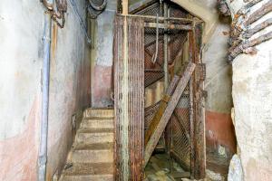 Ligne Maginot - BOVENBERG - A27 - (Ouvrage d'infanterie) - Bloc 6
Monte-charge et cage d'escalier