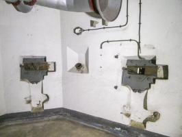 Ligne Maginot - CASTILLON (CN) - EO8 - (Ouvrage d'artillerie) - Bloc 3
Les deux créneaux FM arrière