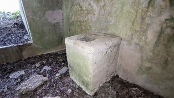 Ligne Maginot - KOHLFELD - (Blockhaus pour canon) - Support du soc rabattable de la flèche gauche du canon