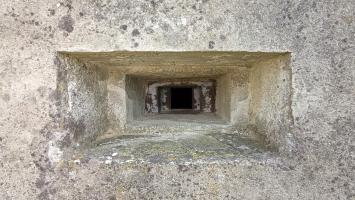Ligne Maginot - BETTELSTOCK - (Blockhaus pour canon) - Créneau de défense rapprochée de la caponnière