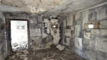 Ligne Maginot - BETTELSTOCK - (Blockhaus pour canon) - L'entrée homme donnant dans une chambre de tir séparée pour la défense rapprochée
