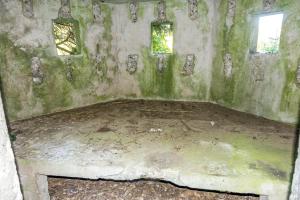 Ligne Maginot - M31 - ROUTE DE LA VERRERIE 1 - (Blockhaus pour arme infanterie) - Les trois créneaux et le support pour mitrailleuse