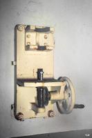 Ligne Maginot - SCHIESSECK - (Ouvrage d'artillerie) - Bloc 4
Dispositif permettant l'assemblage des munitions pour les mortiers de 81 (empennages et fusées)