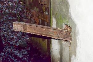 Ligne Maginot - OLTINGUE NORD 1 - (Blockhaus pour arme infanterie) - Barre de blocage de la porte