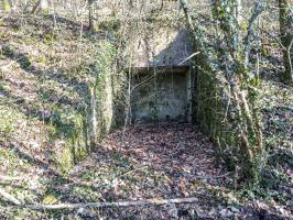 Ligne Maginot - VELOSNES - (Ouvrage d'artillerie) - A coté de la route vers l'entrée
Une niche de stockage