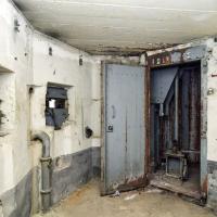 Ligne Maginot - MONT AGEL - (Ouvrage d'artillerie) - Vue intérieure du bloc 4 avec puits d'accès à sa cloche GFM et ses deux créneaux pour FM.