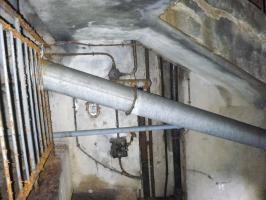 Ligne Maginot - FOUR A CHAUX - FAC - (Ouvrage d'artillerie) - Bloc 4
Haut de la cage d'escalier
Tube de la ventilation