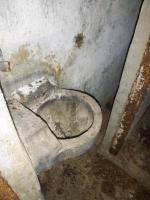 Ligne Maginot - FOUR A CHAUX - FAC - (Ouvrage d'artillerie) - Bloc 4
Lavabo attenant au wc dans les parties vie du bloc, attenante a la partie observation