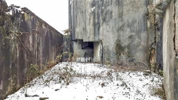 Ligne Maginot - HOCHWALD - (Ouvrage d'artillerie) - Bloc  13
Créneau FM de défense de l'issue de secours