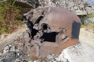 Ligne Maginot - EINSELING SUD - C73 - (Casemate d'infanterie - Simple) - Les impacts sur la cloche GFM sud