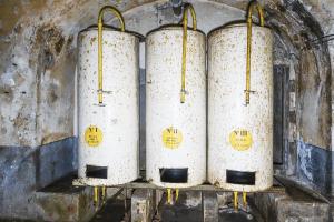 Ligne Maginot - BREHAIN - A6 - (Ouvrage d'artillerie) - L'usine électrique
Les réserves d'huile moteur
