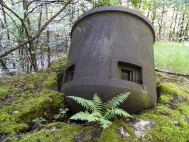 Ligne Maginot - DRACHENBRONN Nord Ouest ( Casemate d'infanterie ) - La cloche GFM arrachée de son cuvelage par l'explosion allemande