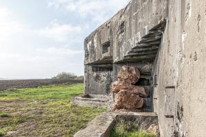 Ligne Maginot - BOVENBERG - BCA2 - (Casemate d'artillerie) - Créneau d'observation et l'un des deux créneaux pour canon 75mm