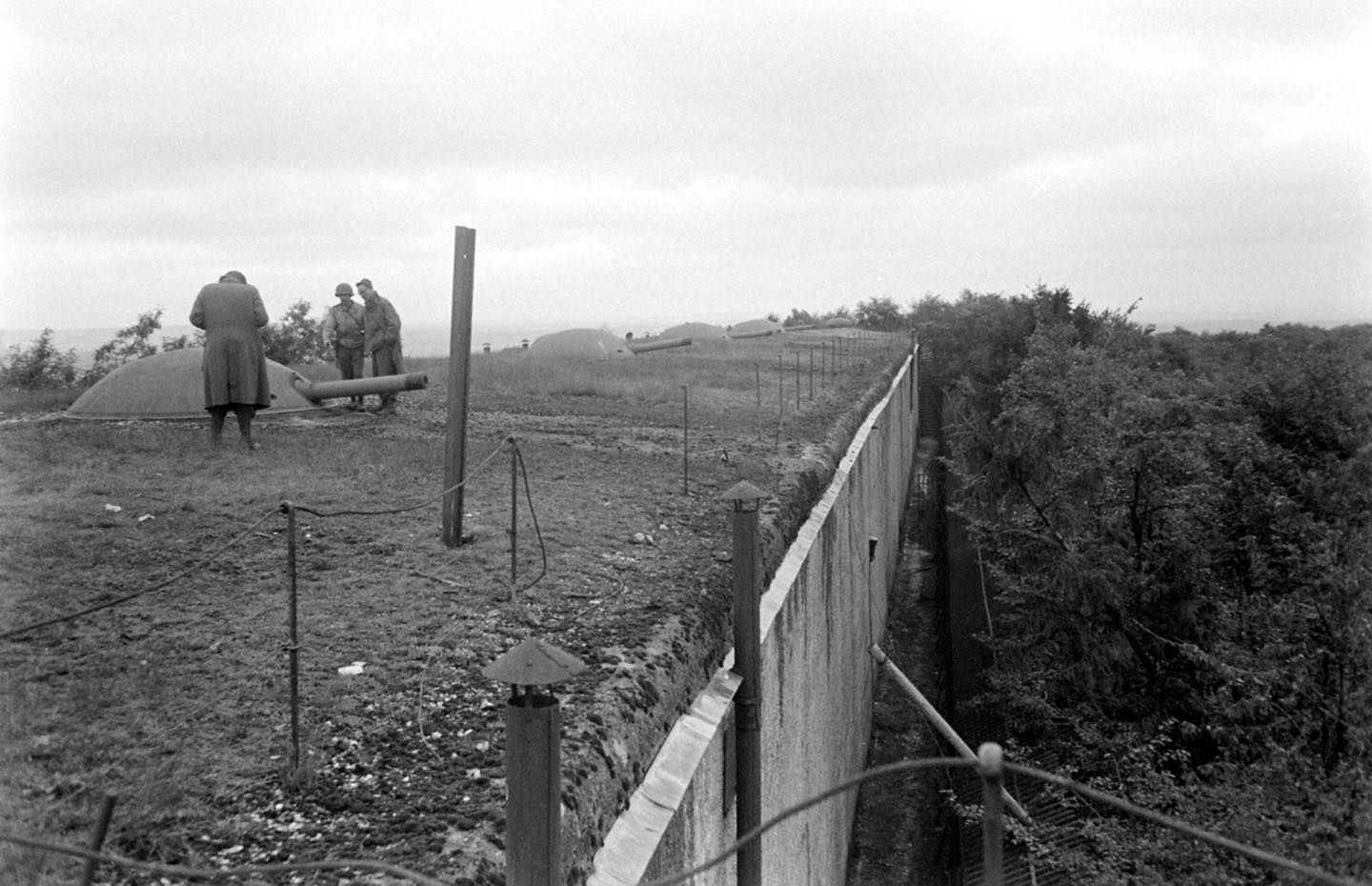 Ligne Maginot - GUENTRANGE (FESTE DE) - (Ouvrage d'artillerie) - Les troupes américaines utilisent l'ouvrage 
L'une des batteries de l'ouvrage - Ralph Morse 