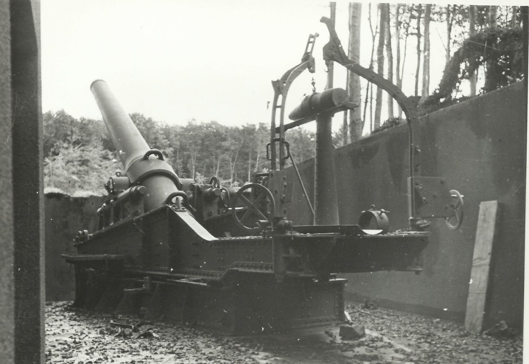 Ligne Maginot - STRENGWALD (BATTERIE DU) - (Position d'artillerie préparée) - L'une des pièces de 240mm modèle 1884 / 17 en 1940
Photo allemande