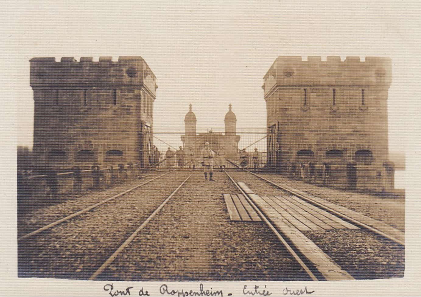 Ligne Maginot - ROPPENHEIM PONT-RAIL 1 et 2 - (Blockhaus de type indéterminé) - L'entrée du pont coté français - Inconnu