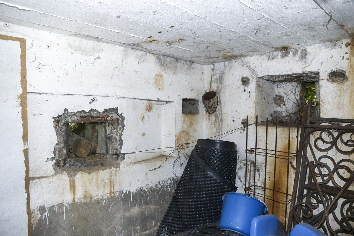 Ligne Maginot - BB37 - (Blockhaus pour canon) - Chambre de tir des armes légères - Alain Perouffe