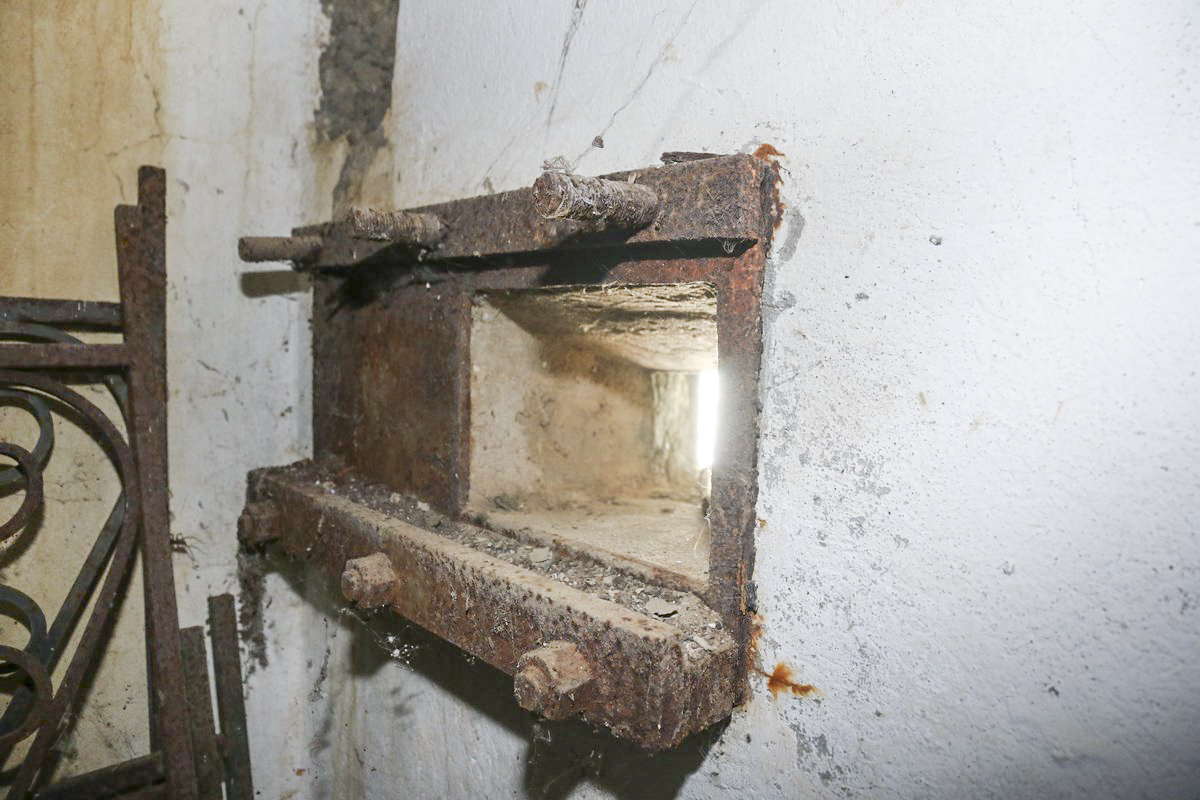 Ligne Maginot - BB37 - (Blockhaus pour canon) - Créneau de défense de l'entrée - Alain Perouffe