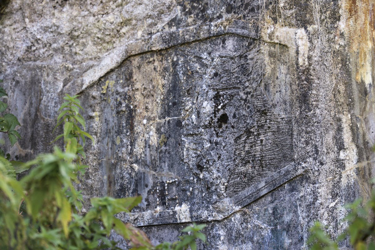 Ligne Maginot - BB36 - (Blockhaus pour canon) - Cartouche malheureusement presque illisible. On devine un 162 en petits cailloux - Alain Perouffe