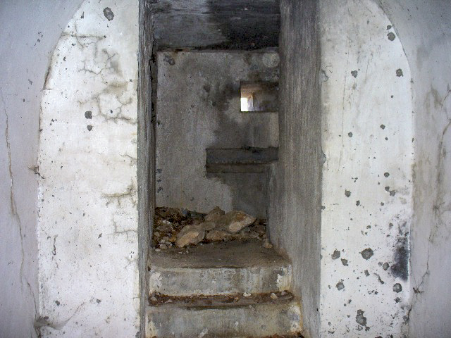 Ligne Maginot - BAISSE DE SCUVION - (Ouvrage d'infanterie) - Bloc 3
Accès à la chambre de tir pour mitrailleuse Hotchkiss