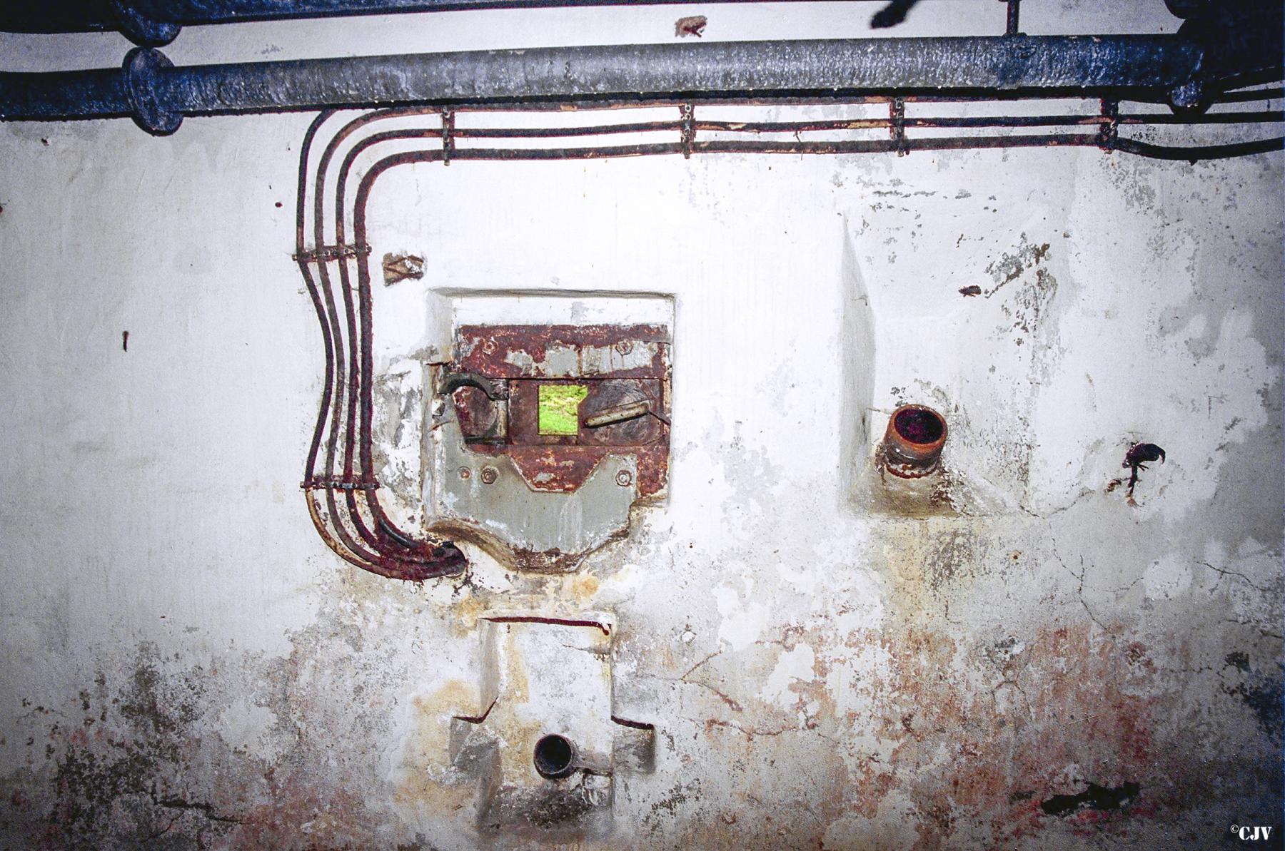 Ligne Maginot - BERENBACH - A26 - (Ouvrage d'infanterie) - Bloc 1
Créneau de défense rapprochée - Lia VERMEULEN