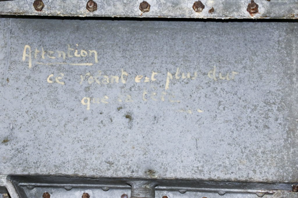 Ligne Maginot - BERENBACH - A26 - (Ouvrage d'infanterie) - Bloc 2
Le volant a disparu. Mais la note de mise en garde est encore visible, non sans humour