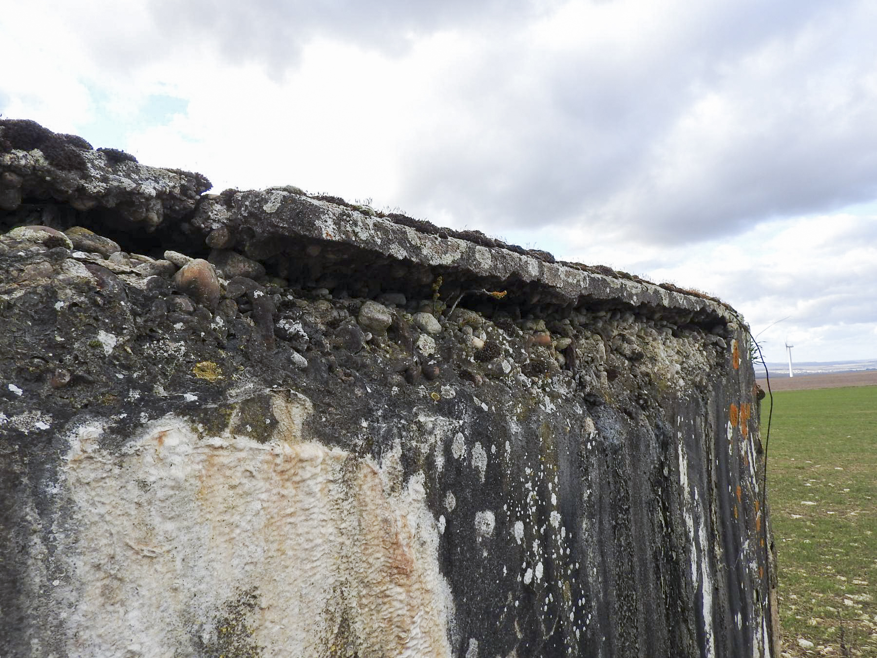 Ligne Maginot - HOCHWAELDEN EST - (Blockhaus pour canon) - On remarque la mauvaise qualité du béton.