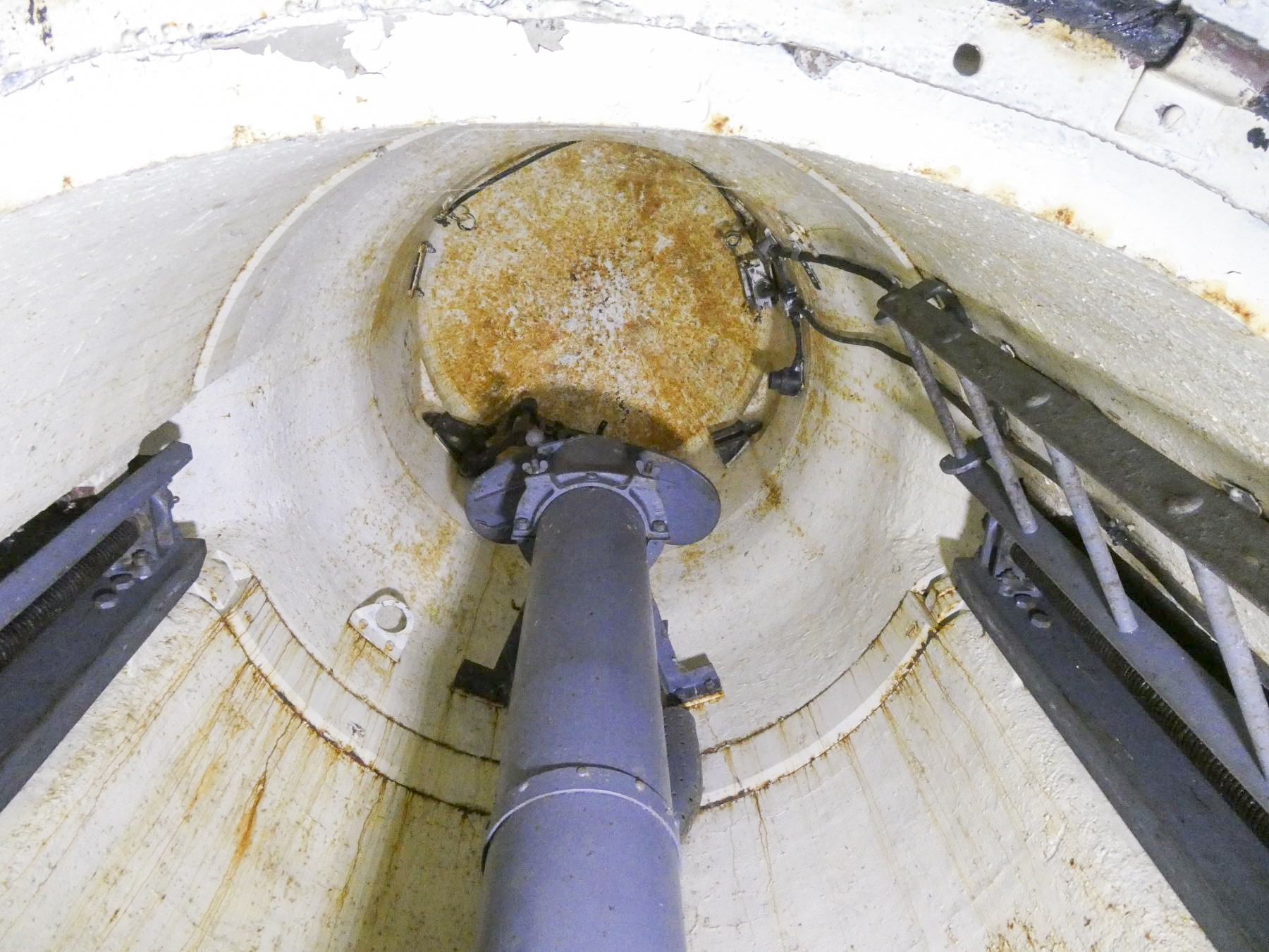 Ligne Maginot - CASTILLON (CN) - EO8 - (Ouvrage d'artillerie) - Bloc 5
Cloche JM - ELLENA Daniel - CUNY Philippe