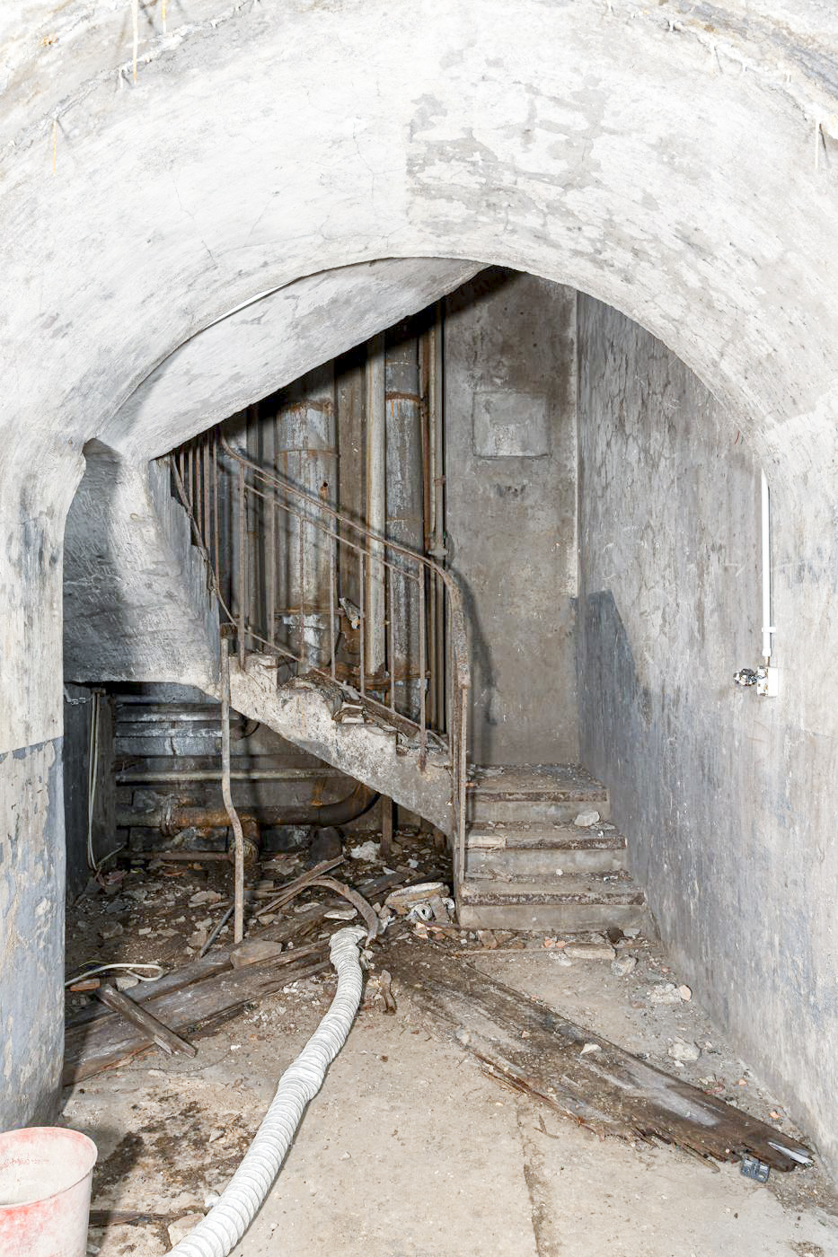 Ligne Maginot - LEMBACH - (Ouvrage d'infanterie) - Bloc 2
L'escalier au pied du bloc - David Palmer