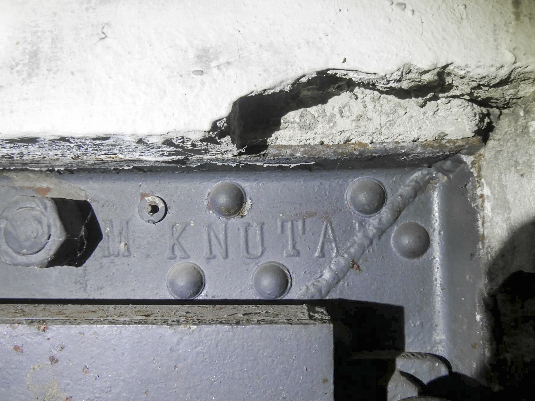 Ligne Maginot - CASTILLON (CN) - EO8 - (Ouvrage d'artillerie) - Bloc 6
Issue de secours - ELLENA Daniel - CUNY Philippe