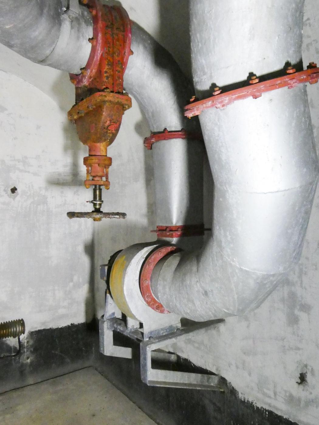 Ligne Maginot - CASTILLON (CN) - EO8 - (Ouvrage d'artillerie) - Bloc 6
Filtration de l'air - ELLENA Daniel - CUNY Philippe