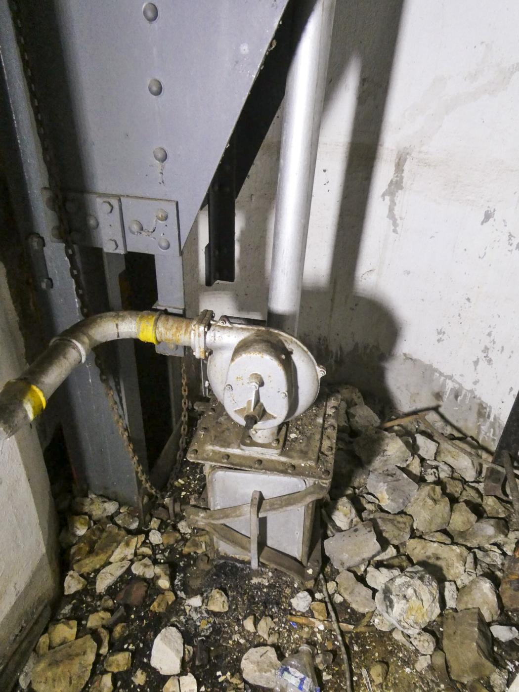 Ligne Maginot - CASTILLON (CN) - EO8 - (Ouvrage d'artillerie) - Bloc 6
Cloche GFM - ELLENA Daniel - CUNY Philippe