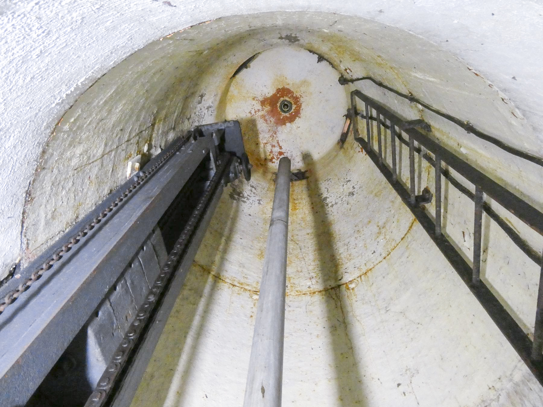 Ligne Maginot - CASTILLON (CN) - EO8 - (Ouvrage d'artillerie) - Bloc 6
Cloche GFM - ELLENA Daniel - CUNY Philippe