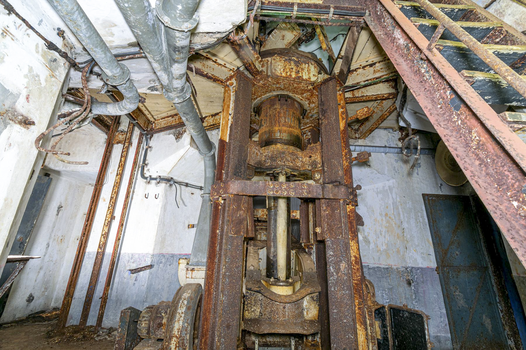 Ligne Maginot - BOVENBERG - A27 - (Ouvrage d'infanterie) - Bloc 6
Tourelle des mitrailleuses - David Palmer