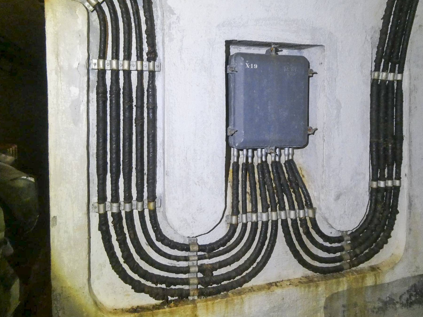 Ligne Maginot - CASTILLON (CN) - EO8 - (Ouvrage d'artillerie) - Galerie de l'étage intermédiaire - ELLENA Daniel - CUNY Philippe