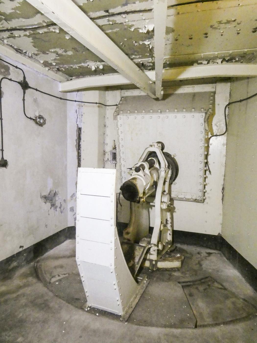 Ligne Maginot - CASTILLON (CN) - EO8 - (Ouvrage d'artillerie) - Bloc 3
Pièce de 75mm n°23 de gauche  - ELLENA Daniel - CUNY Philippe