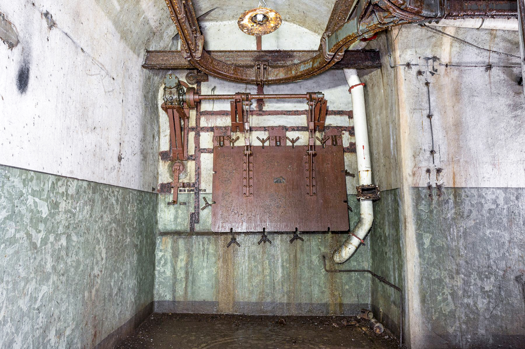 Ligne Maginot - BILLIG - A18 - (Ouvrage d'artillerie) - Bloc 4
Caisson de récupération des douilles - David Palmer