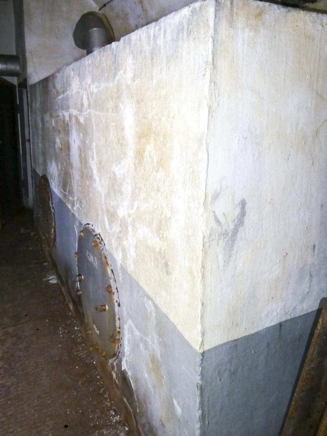 Ligne Maginot - CASTILLON (CN) - EO8 - (Ouvrage d'artillerie) - Caisson de détente des gaz moteurs - ELLENA Daniel - CUNY Philippe