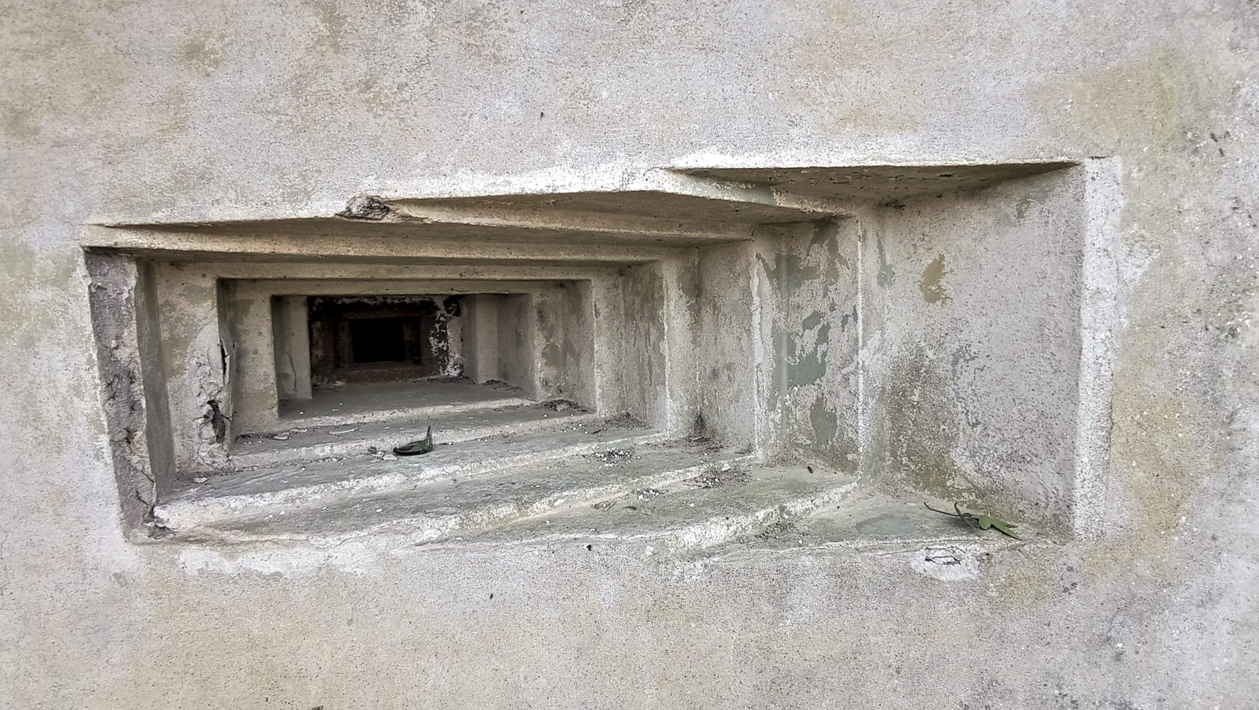 Ligne Maginot - BETTELSTOCK - (Blockhaus pour canon) - Créneau frontal de défense rapprochée