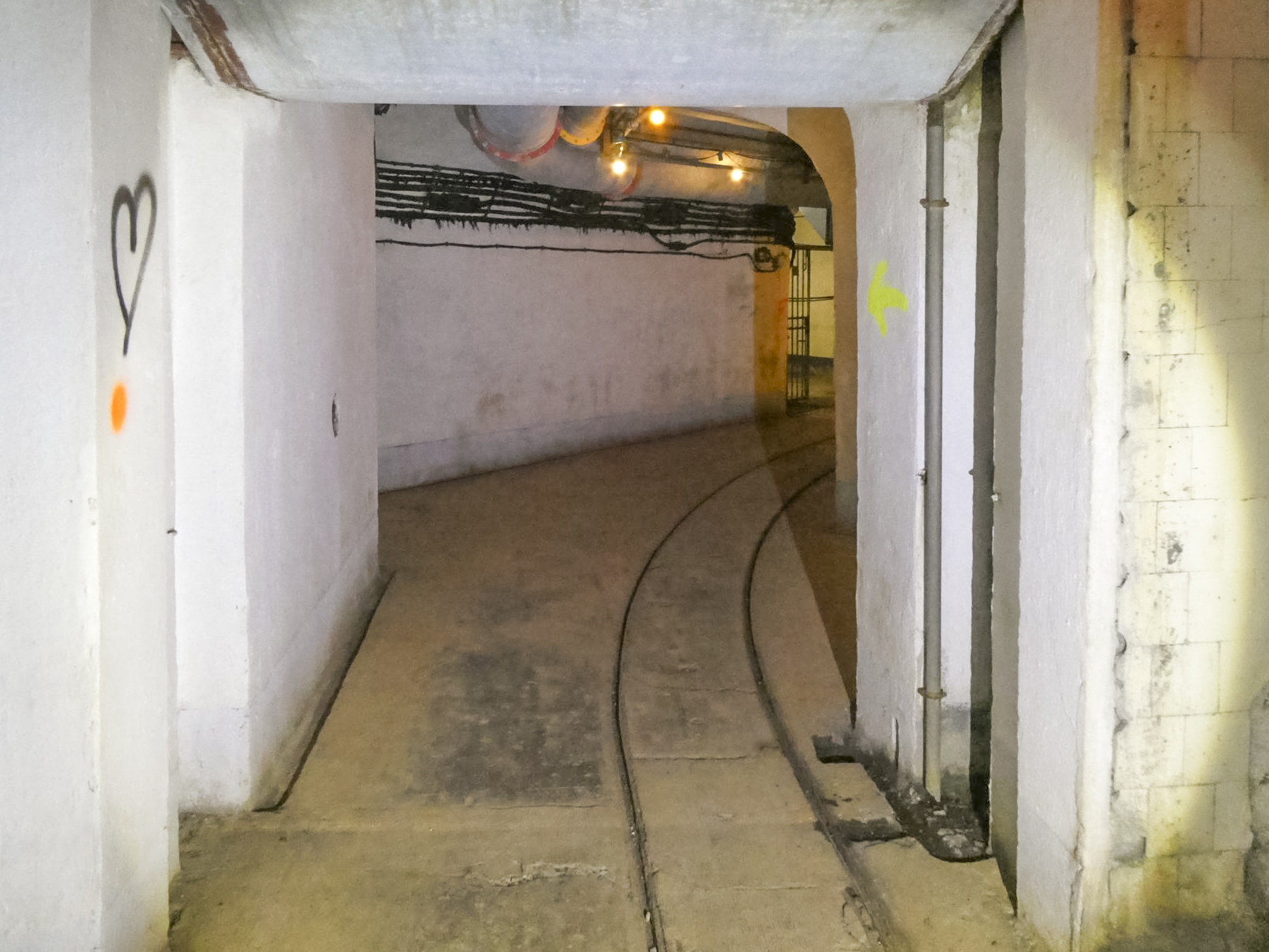 Ligne Maginot - CASTILLON (CN) - EO8 - (Ouvrage d'artillerie) - Galerie inférieure  - ELLENA Daniel - CUNY Philippe