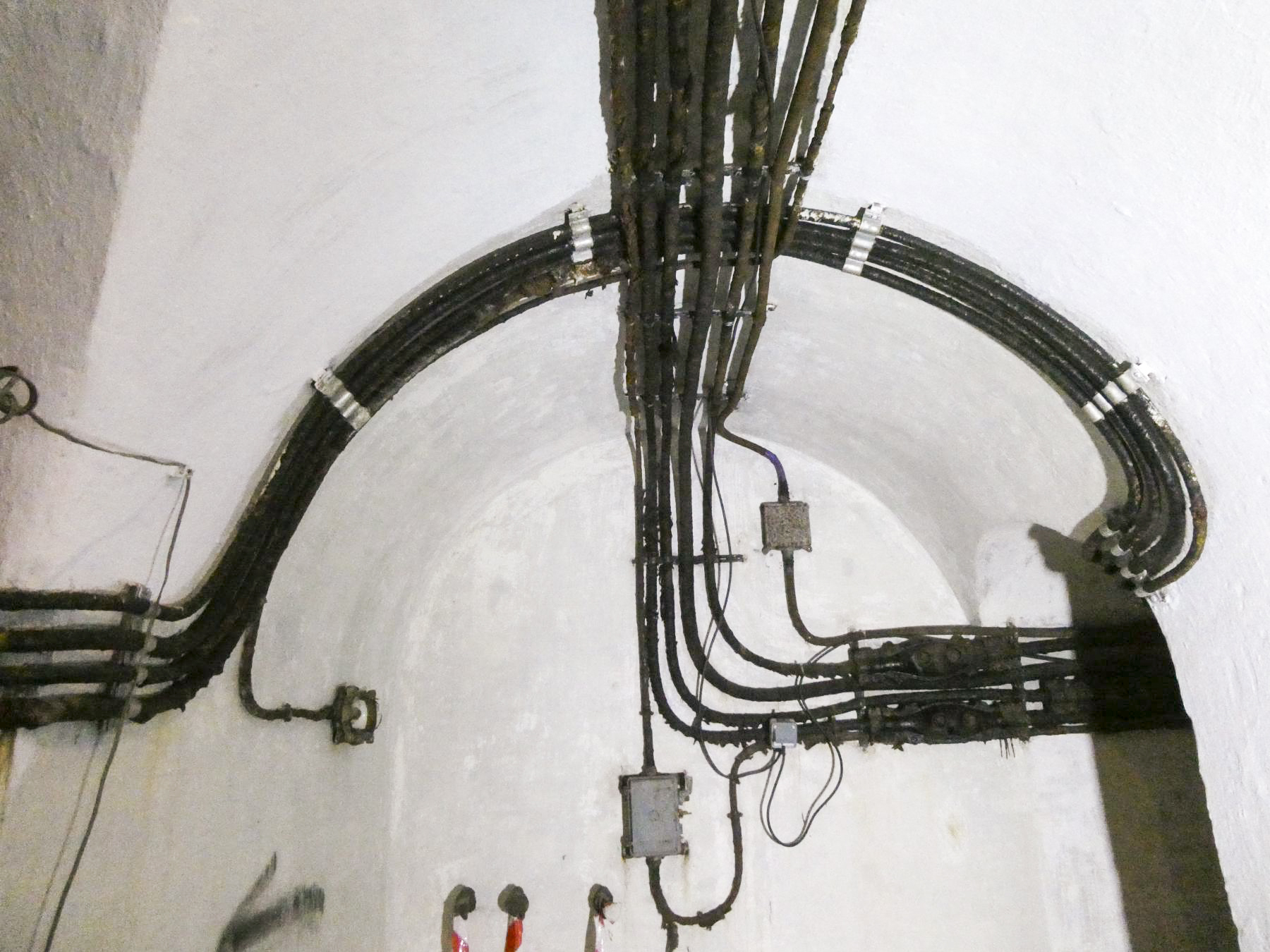 Ligne Maginot - CASTILLON (CN) - EO8 - (Ouvrage d'artillerie) - Galerie inférieure  - ELLENA Daniel - CUNY Philippe