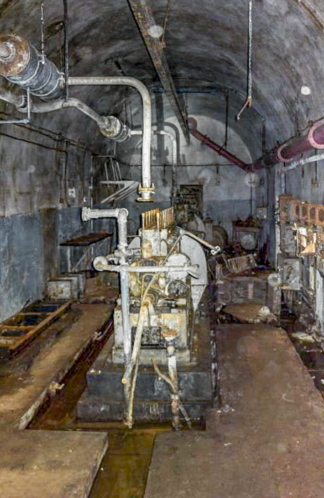 Ligne Maginot - DENTING - A28 - (Ouvrage d'infanterie) - L'usine électrique
Groupe électrogène Renault de 54 CV
