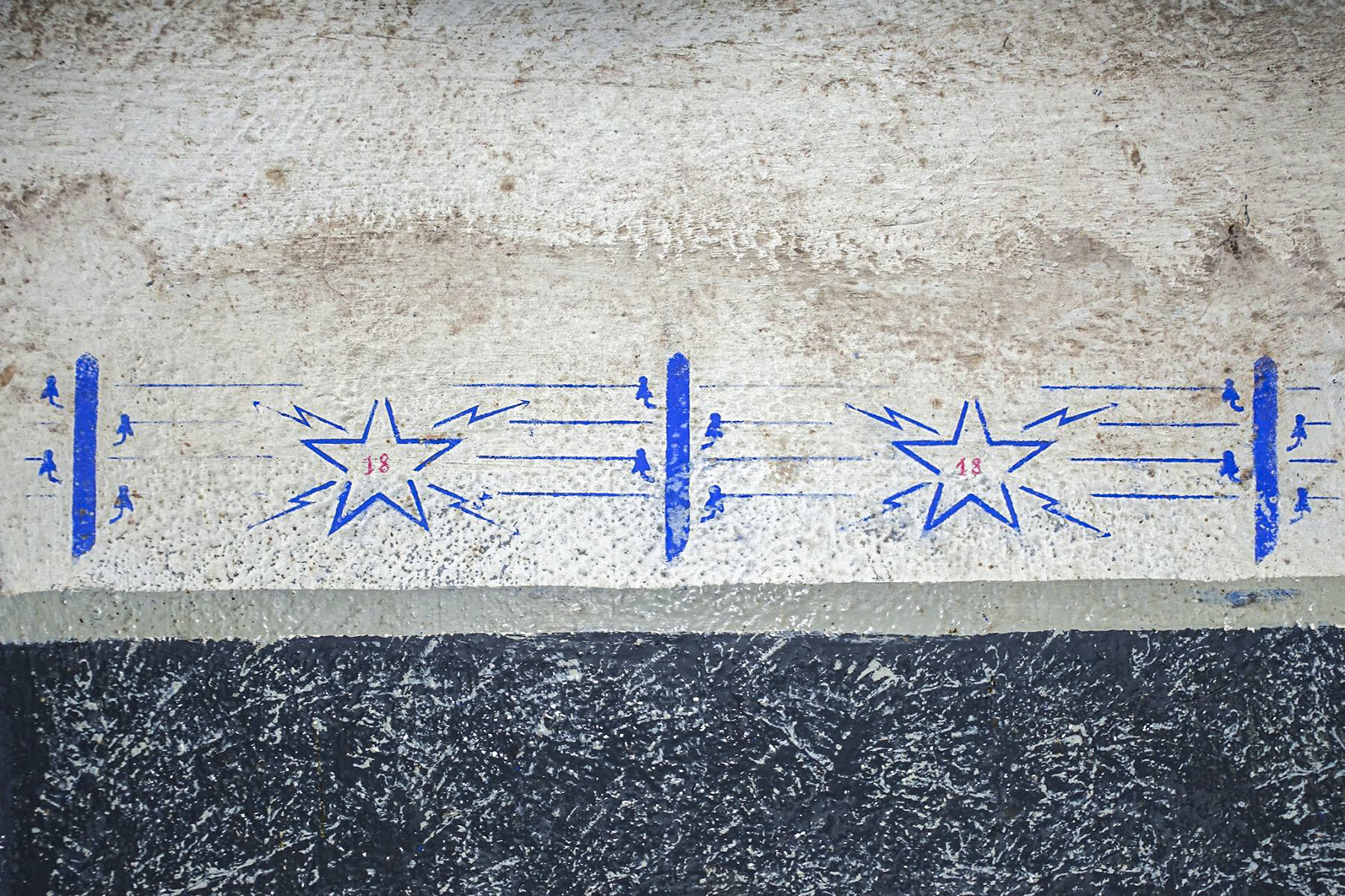 Ligne Maginot - DENTING - A28 - (Ouvrage d'infanterie) - Insigne du 18° Régiment du Génie, spécialisé dans les transmissions
 - David Palmer