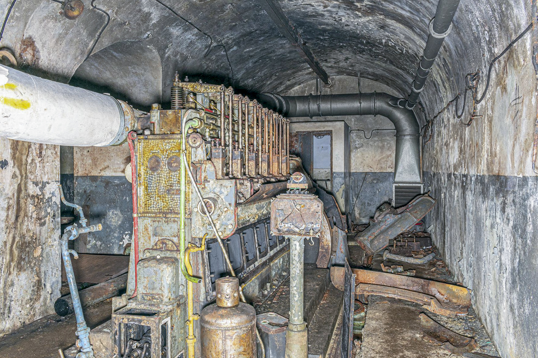 Ligne Maginot - LATIREMONT - A3 - (Ouvrage d'artillerie) - Usine electrique
L'un des moteurs SGCM
 - David Palmer