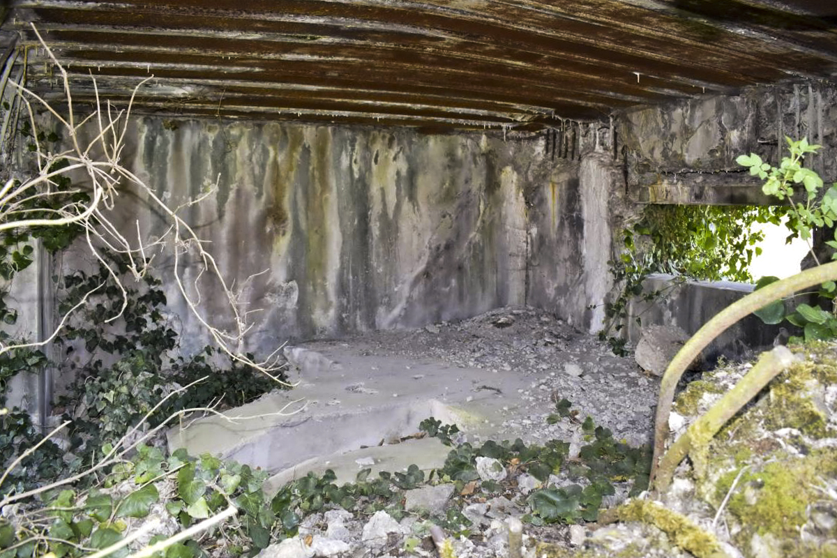 Ligne Maginot - RICHTOLSHEIM 2 - (Blockhaus pour canon) - Vue intérieure.
Plate-forme pour le canon anti-char 