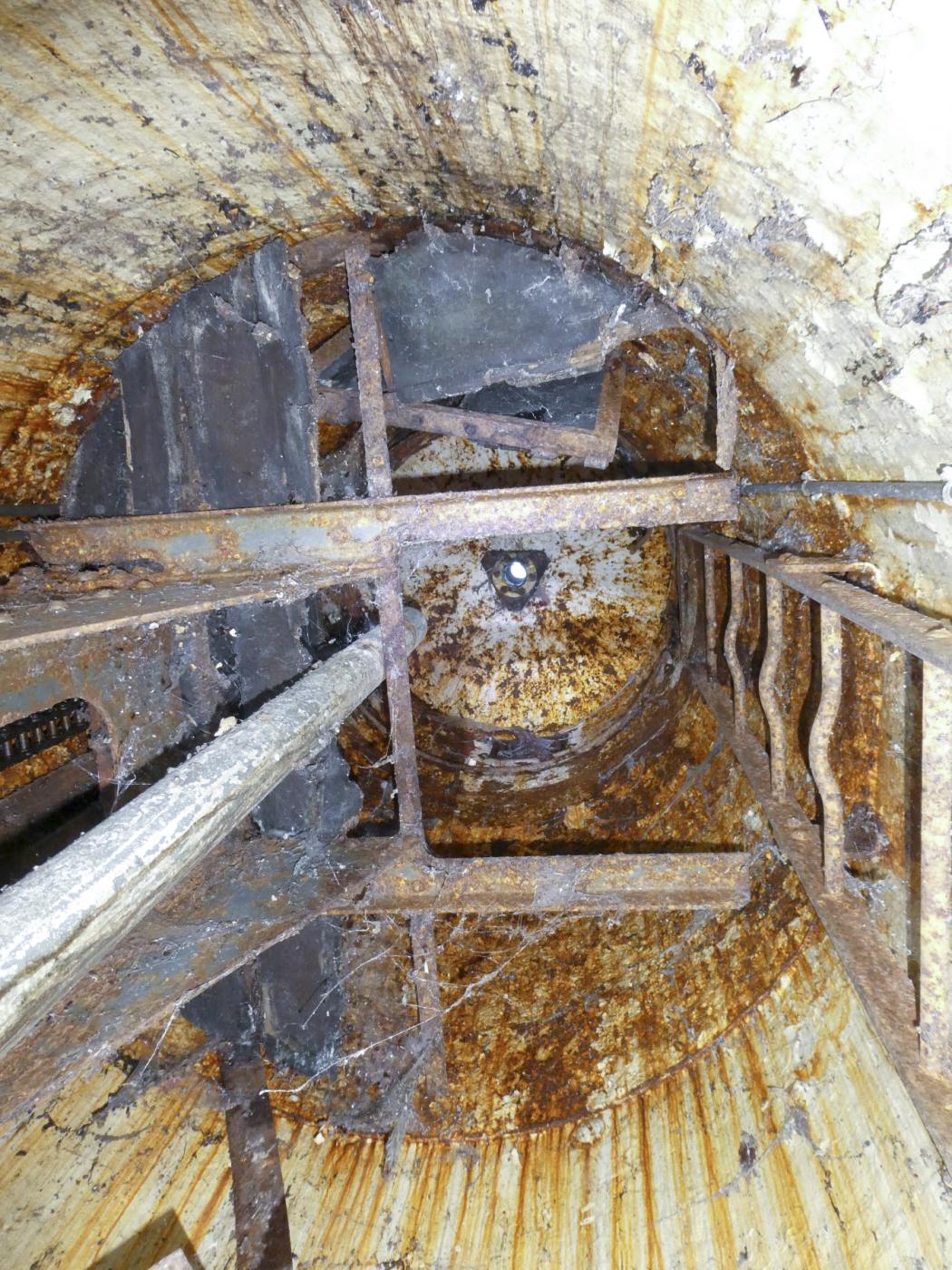 Ligne Maginot - RIMPLAS (RS) - (Ouvrage d'artillerie) - Bloc 3
La cloche GFM - ELLENA Daniel - CUNY Philippe