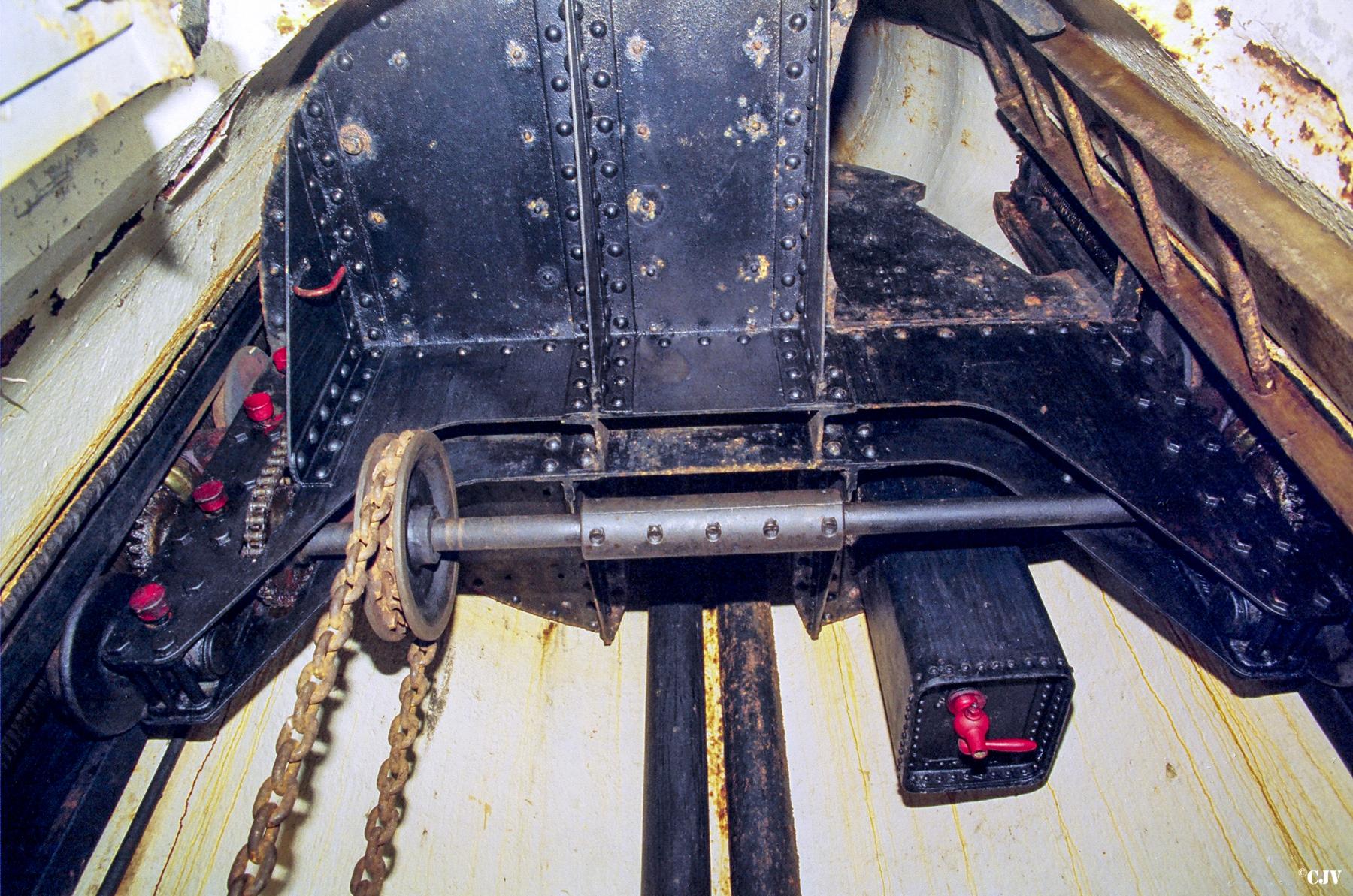 Ligne Maginot - SCHIESSECK - (Ouvrage d'artillerie) - Bloc 4
Cloche JM - Lia VERMEULEN