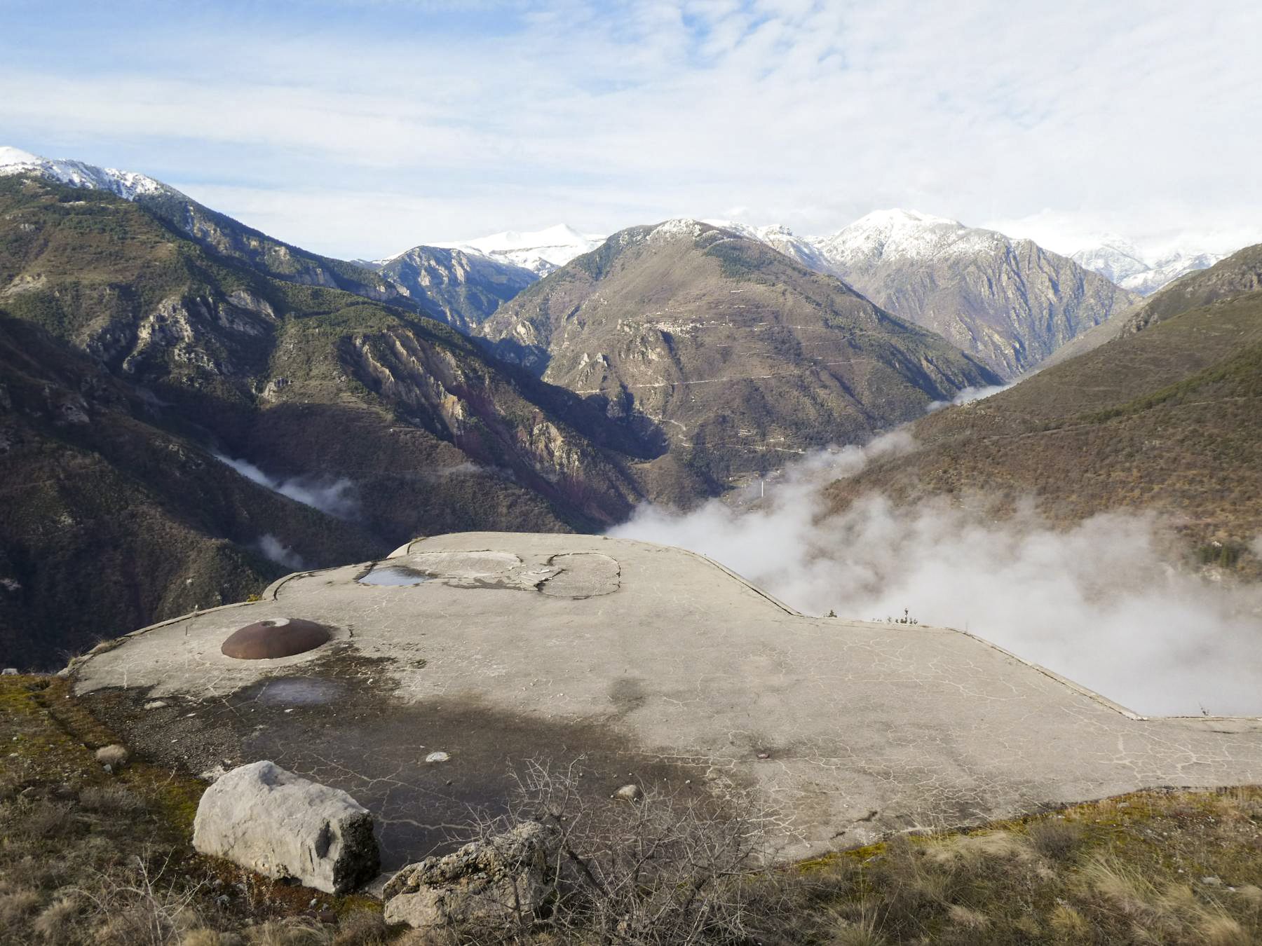 Ligne Maginot - RIMPLAS (RS) - (Ouvrage d'artillerie) - Bloc 1
Dessus et cloche LG - ELLENA Daniel - CUNY Philippe