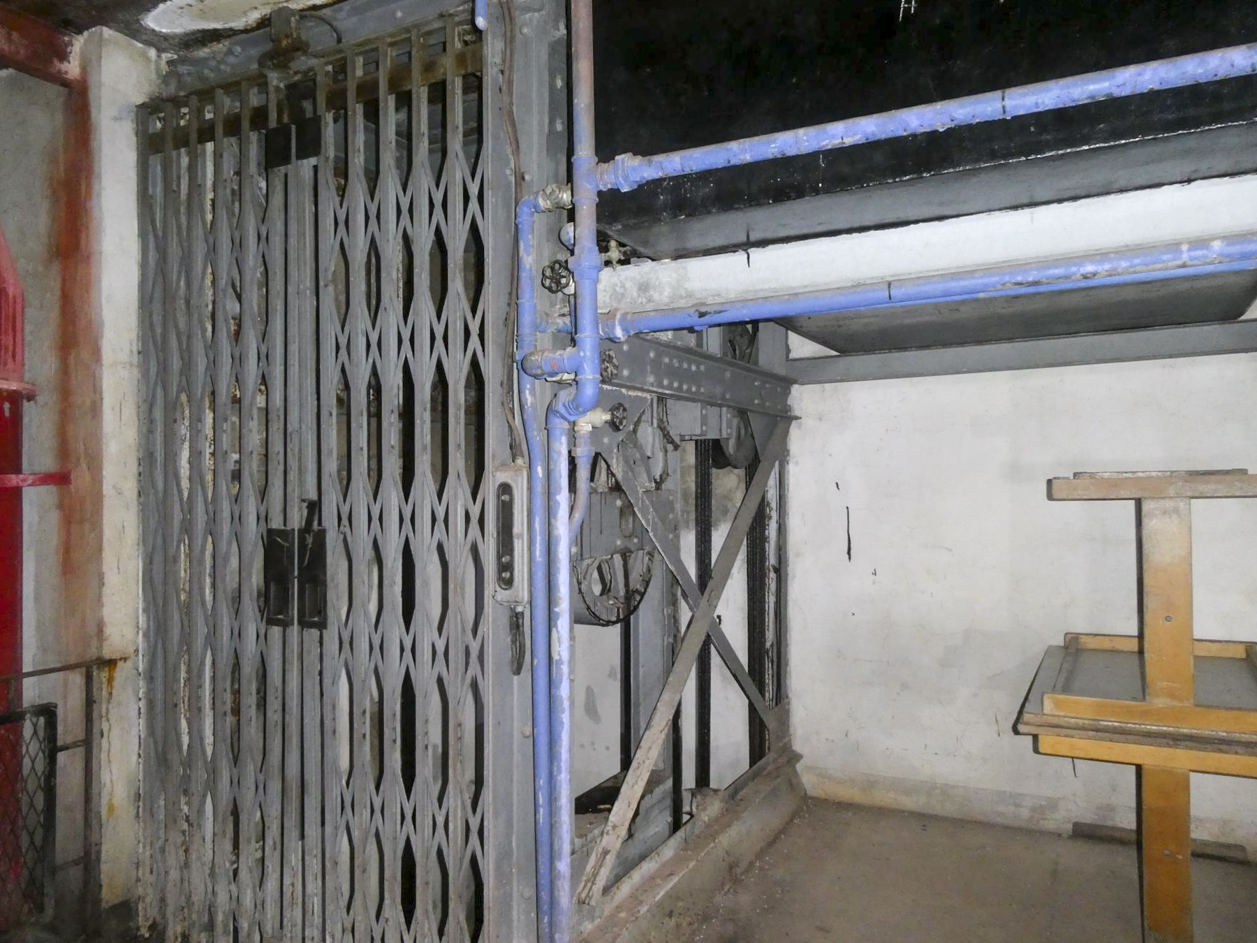 Ligne Maginot - RIMPLAS (RS) - (Ouvrage d'artillerie) - Bloc 5
Ascenseur - ELLENA Daniel - CUNY Philippe